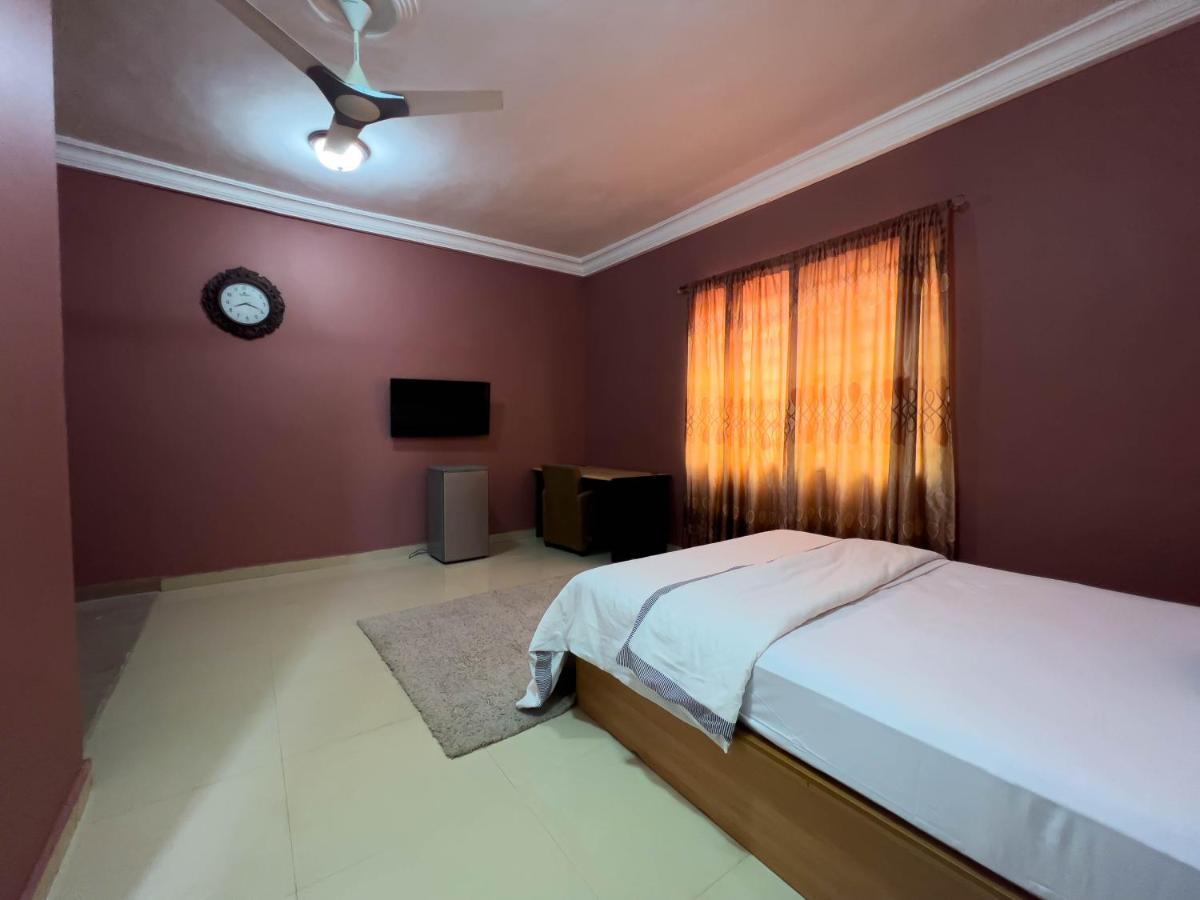 T'S Place Adenta المظهر الخارجي الصورة